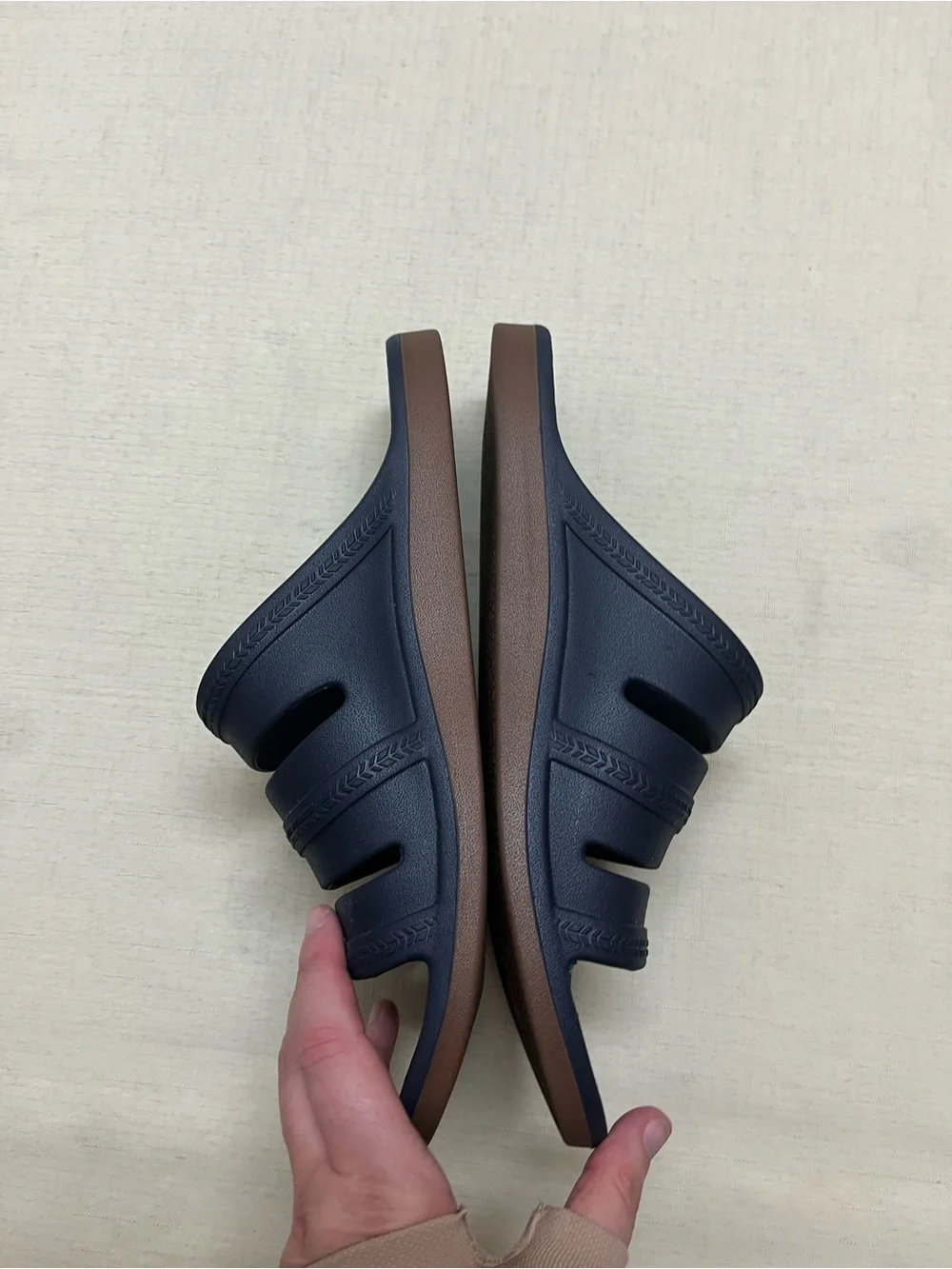NWOT Revitalign 11W navy Orthotic Washable Pool Slide Sandals
